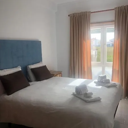 White House Praia da Lourinhã