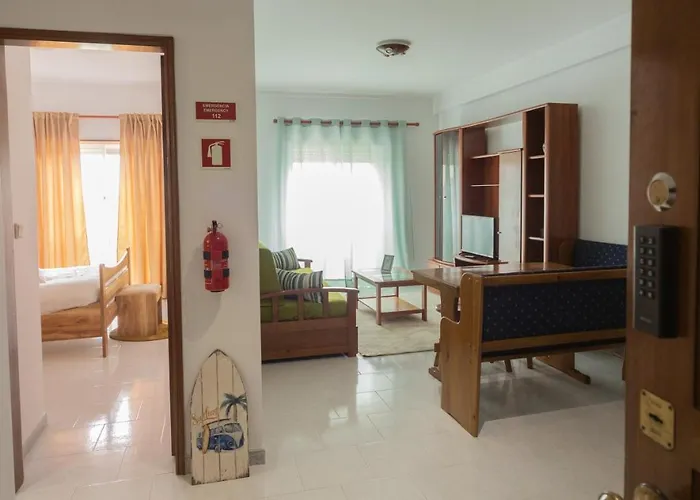 White House * Praia da Lourinhã